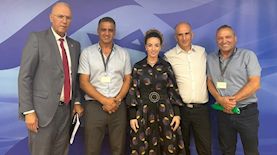 מחוץ לישיבת הממשלה, צילום: ללא